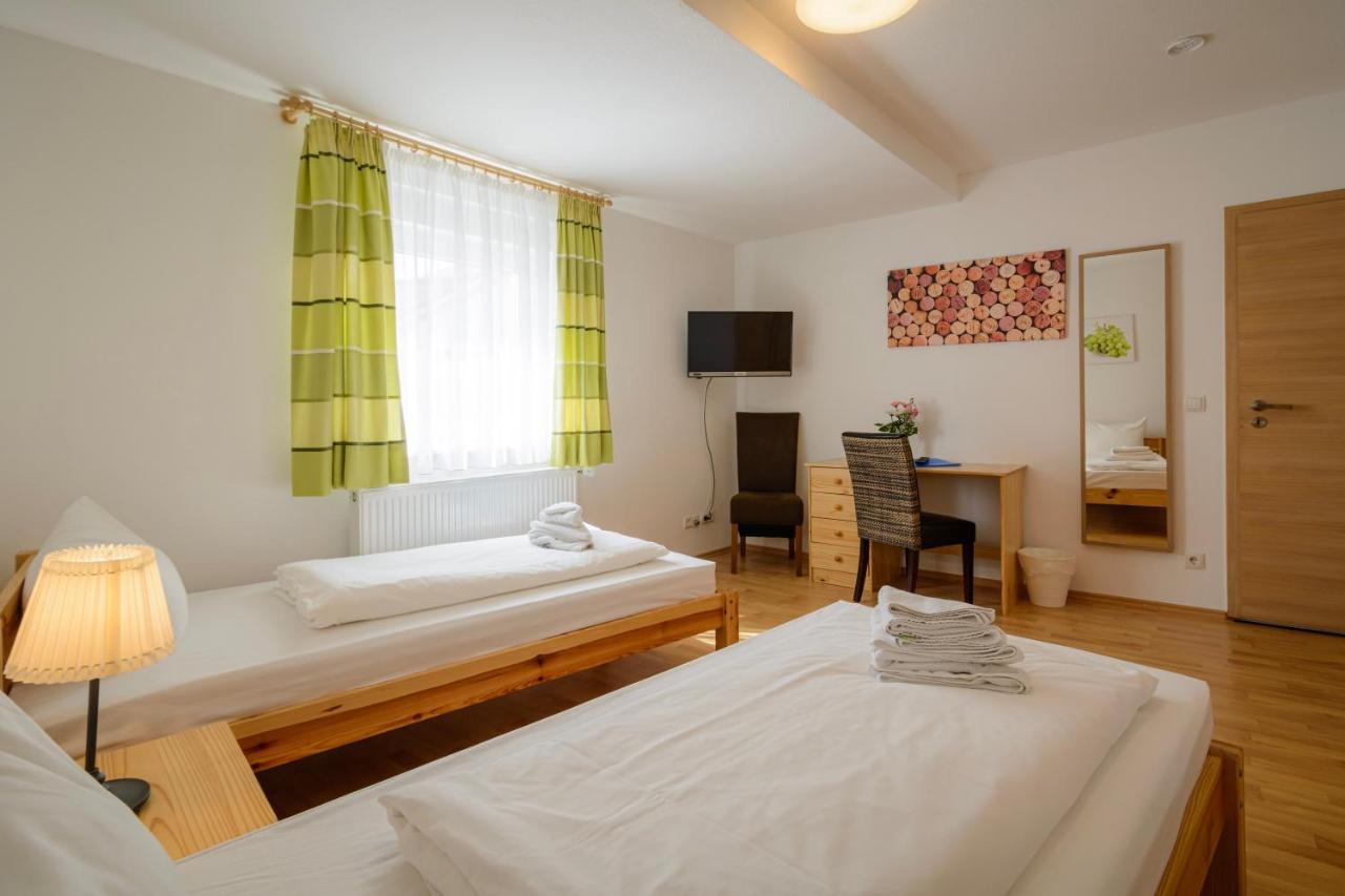 Hotel Zum Engel In Speyer - Roemerberg Berghausen  Экстерьер фото